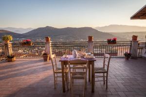Nespecifikovaný výhled na hory nebo výhled na hory při pohledu z bed and breakfast + 27 fotografií