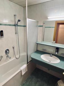 Un baño de Hotel Kirchdach