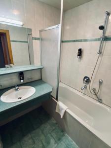 Un baño de Hotel Kirchdach