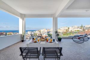 Gallery image of Sea,City & Mountain View Apartment in Chania Town