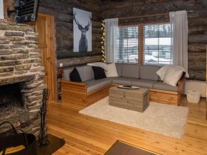 Et opholdsområde på Holiday Home Otsolanhovi b 8 by Interhome