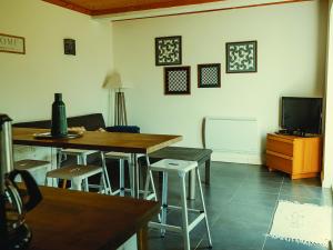 Μια τηλεόραση ή/και κέντρο ψυχαγωγίας στο La Belle Landaise 1809 Gîte Arridoulet 2