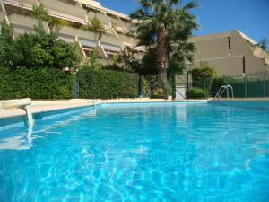 Cap au Sud,Vue panoramique mer,piscine tesisinde veya buraya yakın yüzme havuzu