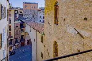 El barrio en el que está el departamento o un barrio cercano