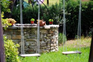 Ein Garten an der Unterkunft Antico Casolare