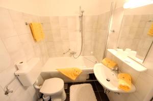 Koupelna v ubytování Comfort Hotel Garni Landhaus Gitti