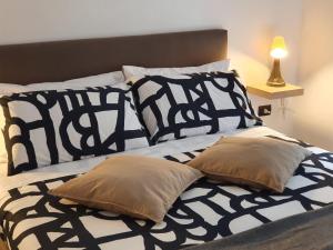 A bed or beds in a room at FraBa Apartment