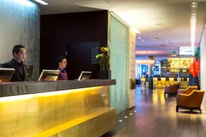 Lobbyen eller receptionen på Radisson Blu Media Harbour Hotel, Düsseldorf