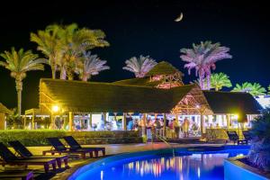 Бассейн в Minos Imperial Luxury Beach Resort & Spa Milatos или поблизости