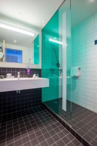 Kupatilo u objektu Park Inn by Radisson Stuttgart
