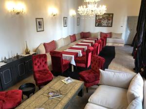 Posezení v ubytování Riad 64 Maison D'hôtes & Spa