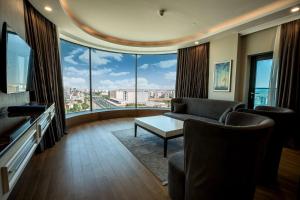 Televisyen dan/atau pusat hiburan di Radisson Blu Hotel, Diyarbakir