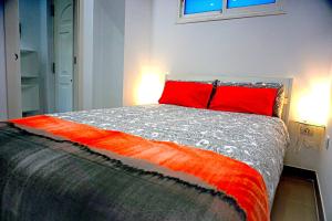 Кровать или кровати в номере Playa De Las Americas Apartment +46 фотографий