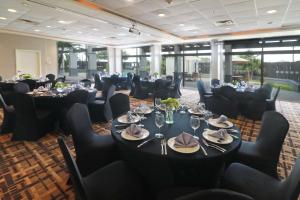 Restoran ili drugo mesto za obedovanje u objektu Holiday Inn Reynosa Industrial Poniente, an IHG Hotel