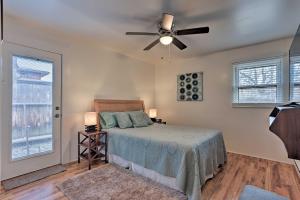 Katil atau katil-katil dalam bilik di Couples Getaway in North End Boise - Walk to Dtwn