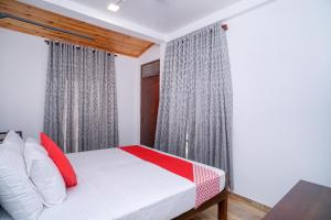 Postel nebo postele na pokoji v ubytování Surf Sea Breeze Apartments + 34 fotografií