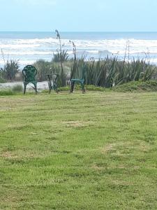 Gallery image of Beach front cottage in Charleston