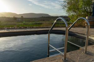 
The swimming pool at or close to Calitzdorp Country House
