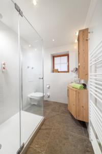 Koupelna v ubytování Hotel Weinbauer