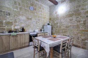 Kuchyň nebo kuchyňský kout v ubytování St George of Lydda B&B