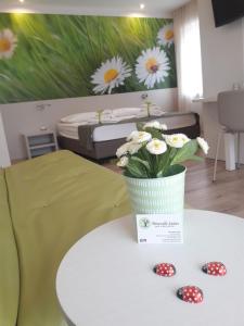 A seating area at Miravallesuites