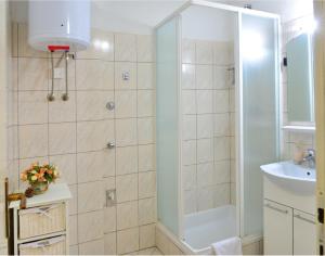 Kúpeľňa v ubytovaní Apt Lavender on Nincevica St-1 BR Apt 5 min to the Old Town of Split