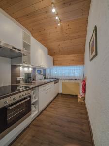 Una cocina o kitchenette en Haus Christine