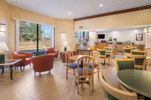 Gallery image of Econo Lodge in Hendersonville