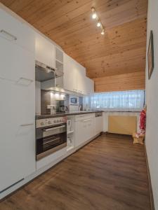 Una cocina o kitchenette en Haus Christine