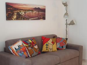 A seating area at FraBa Apartment