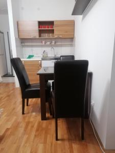 Η κουζίνα ή μικρή κουζίνα στο Apartman - Studio Prnic