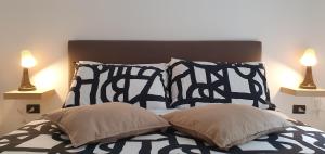 A bed or beds in a room at FraBa Apartment