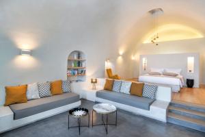 Posezení v ubytování Halcyon Days Suites + 37 fotografií