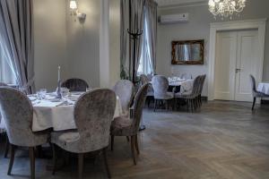 Imagen de la galería de Zespół Pałacowo-Parkowy Bądzów, en Polkowice