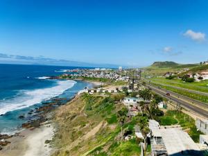 Gallery image of BEACHFRONT CONDO w POOLS STEPS TO BEACH & MINS TO DT in Rosarito