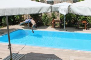 Bazén v ubytování Hadrian Gate Hotel nebo v jeho okolí