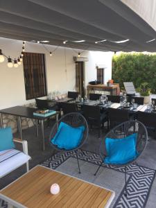 Posezení v ubytování Finca Pura, Clothing Optional Guestrooms