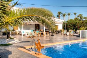 Bazén v ubytování Finca Pura, Clothing Optional Guestrooms nebo v jeho okolí