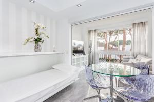 Posezení v ubytování by RIVA - Fantastic 1Bed Apt in Medina Garden of Puerto Banus