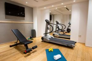 Фитнес-центр и/или тренажеры в Hotel Dimorae Rooms and Suites - Apartments