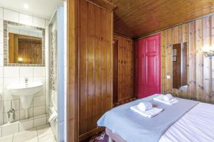 Koupelna v ubytování Hotel Le Chamonix