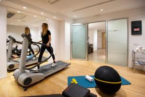 Фитнес-центр и/или тренажеры в Hotel Dimorae Rooms and Suites - Apartments