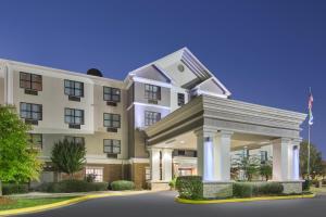 una representación de la parte delantera de un hotel en Holiday Inn Express Hotel & Suites Byron, an IHG Hotel, en Byron