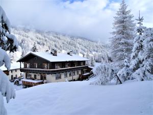 Fotografie z fotogalerie ubytování Gästehaus Geir v destinaci Obernberg am Brenner