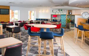 Restoran atau tempat lain untuk makan di Holiday Inn Express Southampton West, an IHG Hotel