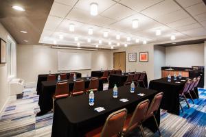 Gallery image of Holiday Inn Express Hotel & Suites Bellevue-Omaha Area, an IHG Hotel in Bellevue