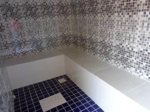 Kylpyhuone majoituspaikassa Pousada Villa Itália