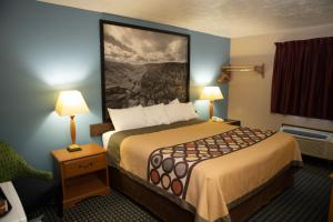 Gallery image of Super 8 by Wyndham Fairmont in Fairmont