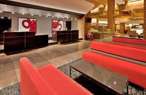 
The lobby or reception area at Crowne Plaza Gatineau-Ottawa, an IHG Hotel
