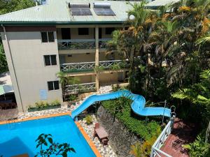 Výhled na bazén z ubytování Suva Motor Inn nebo okolí